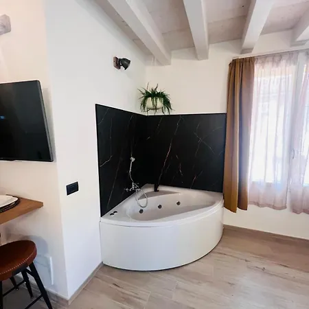 Apartment Cinque Terre Hub 11 *